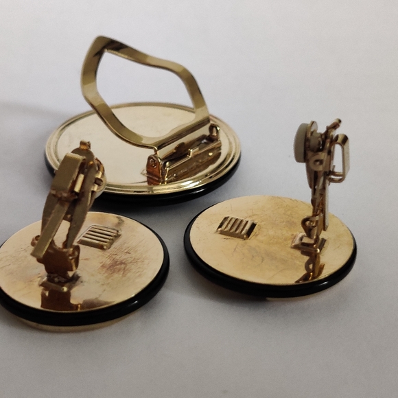 2/$50 Vintage Scarf/ Dress clip and matching earrings - Picture 3 of 12